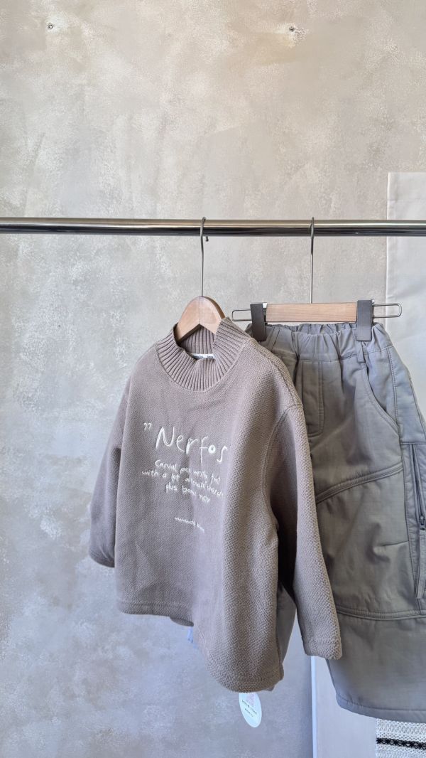 字母刺繡毛圈上衣 