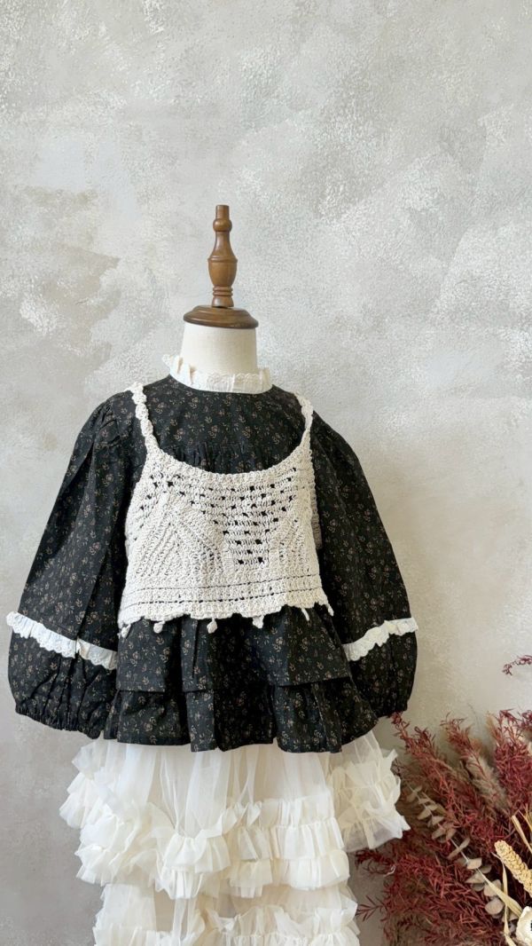 兩件套！森系碎花蛋糕層次上衣針織鉤花疊搭背心套裝 