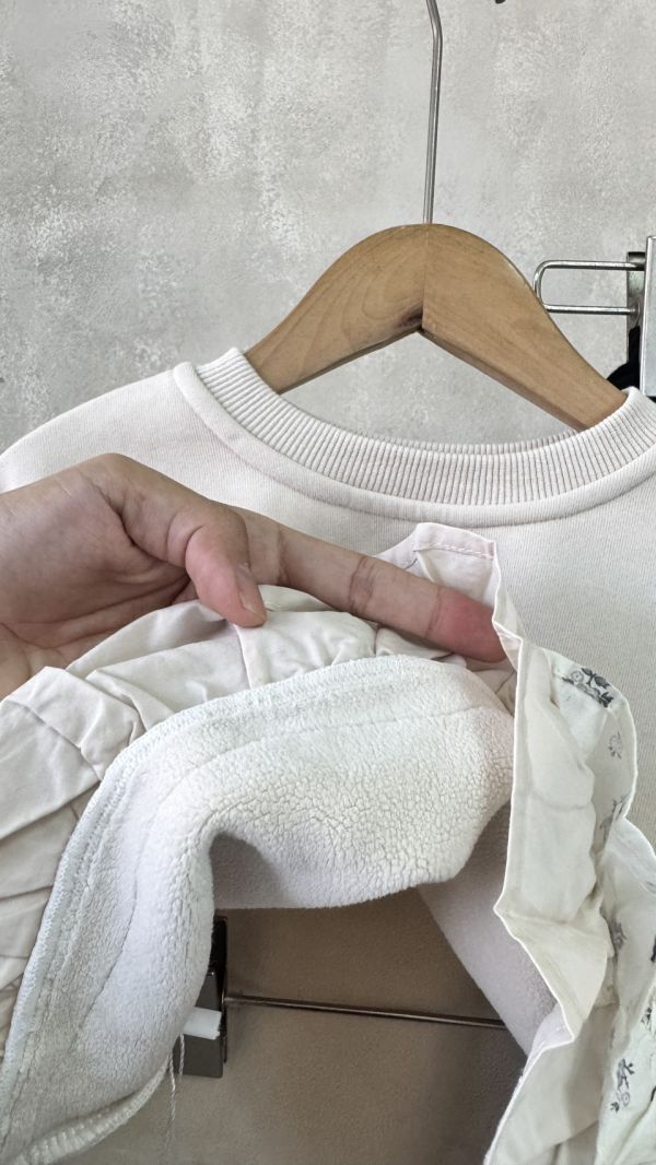 碎花荷葉邊薄絨上衣 