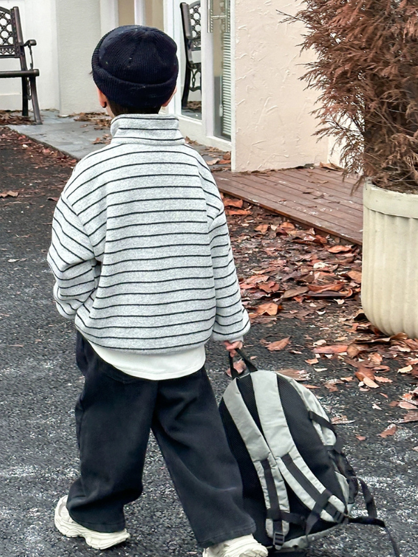 帥氣半高領拉鍊條紋加厚上衣 