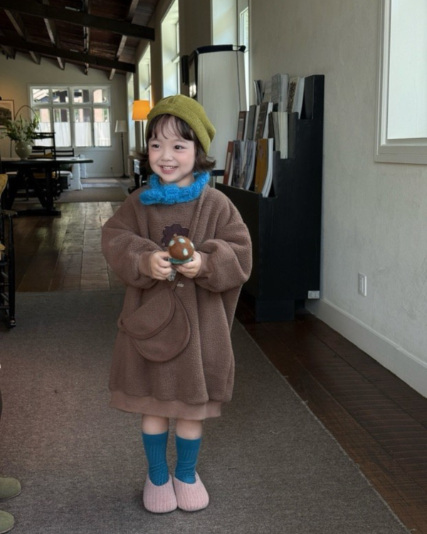 大地色花朵毛毛連身裙 