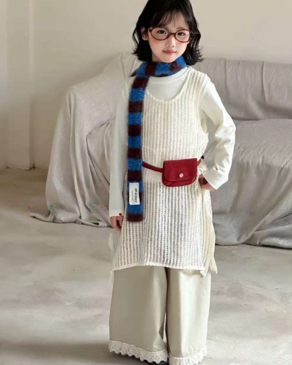 很美的豆綠蕾絲褲腳薄款寬長褲(版型偏大) 