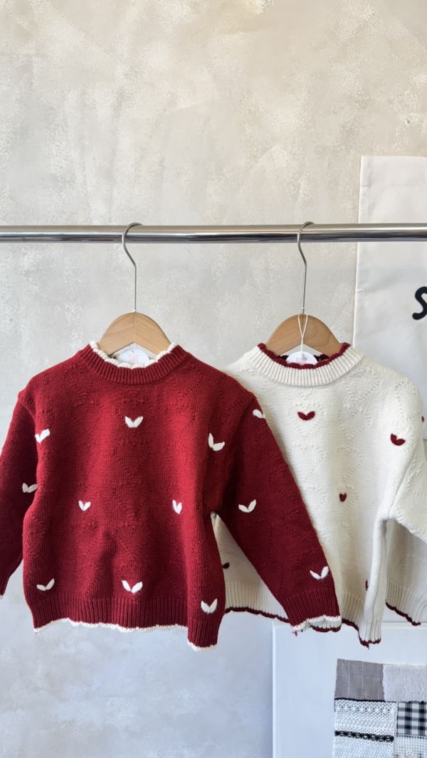 愛心鉤花撞色滾邊針織上衣 