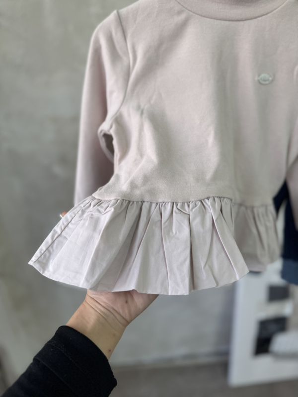 甜甜的半高領荷葉邊貼身上衣 