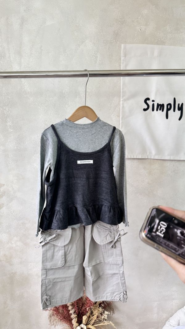 兩件套！不收邊純色內搭上衣可調節磨毛荷葉邊背心套裝 