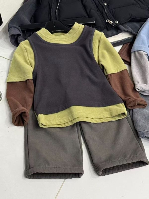 撞色拼接磨毛上衣 