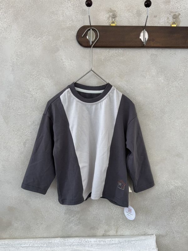 中性俐落拼色小房子刺繡薄長袖上衣 