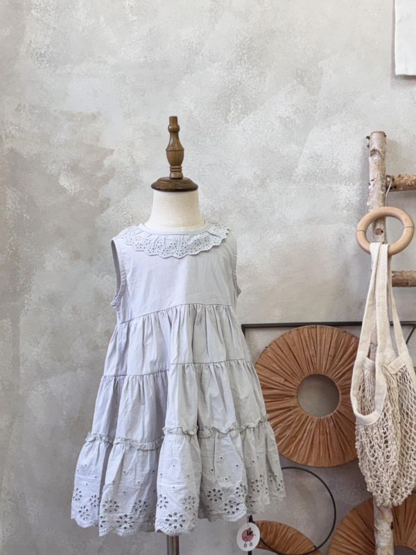 精緻蕾絲花邊洋裝 