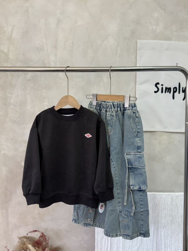 山系露營字母薄款大學T 