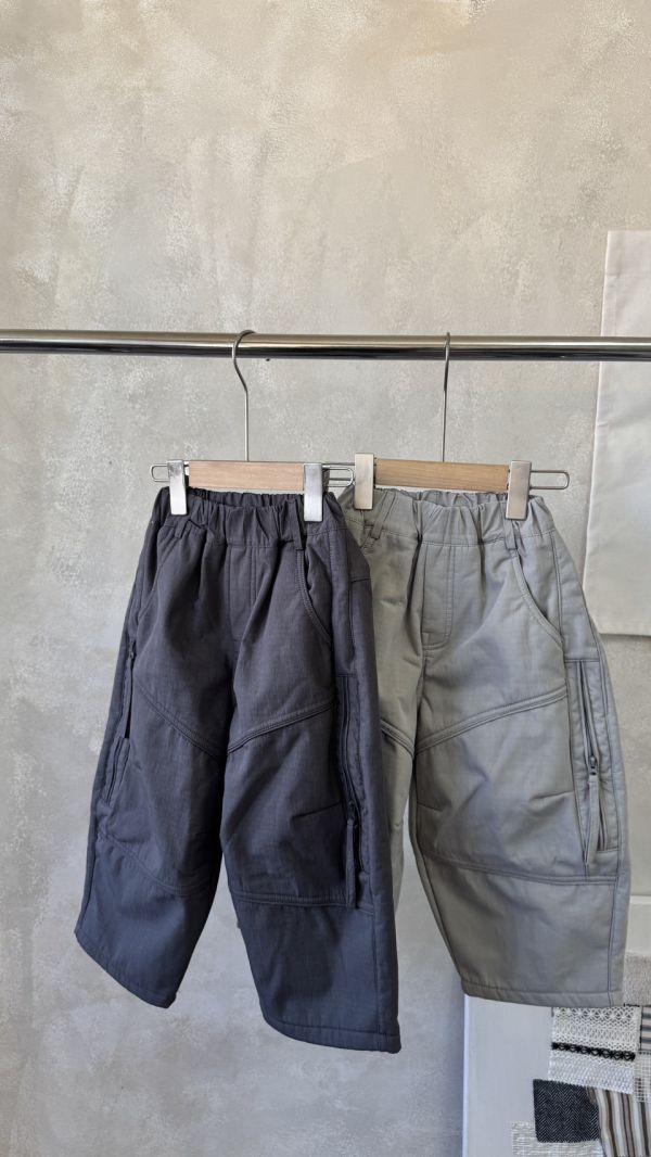 設計感帥！滑面布料拉鏈加絨長褲 