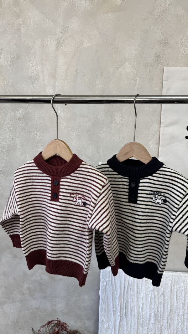 男孩的狗狗條紋針織上衣 