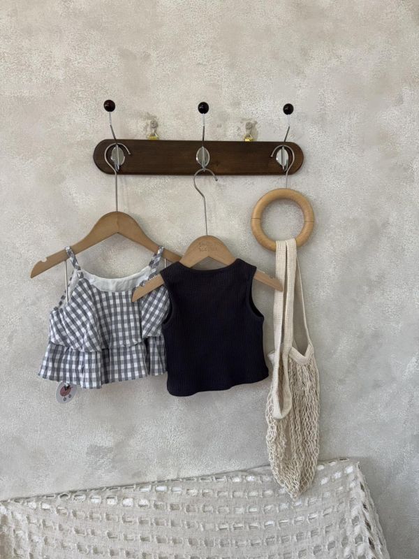 兩件套！格子層次吊帶內搭寬肩背心套裝(細肩帶可調節) 