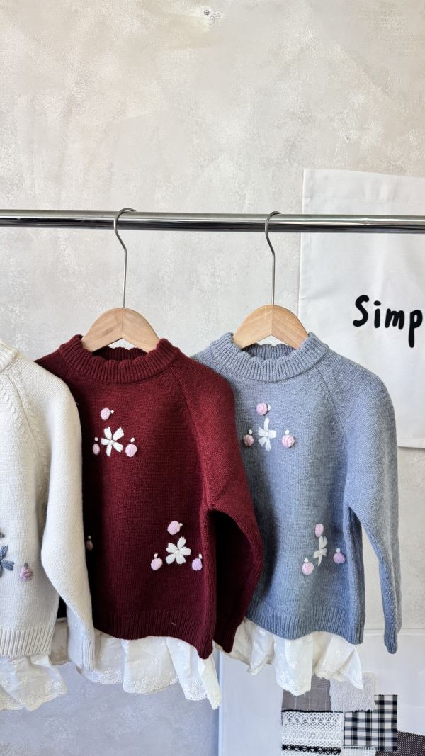 微長版鉤花針織拼接蕾絲上衣 