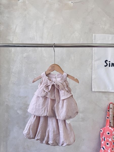 棉柔心動！削肩綁帶層次花苞褲套裝 