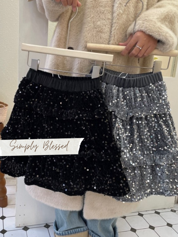 推推！趴踢華麗登場亮片加絨蛋糕短裙 