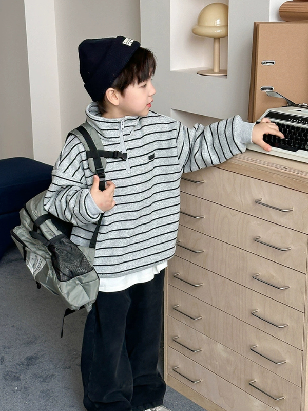 帥氣半高領拉鍊條紋加厚上衣 