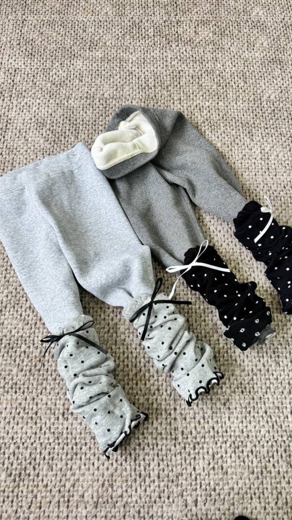 兩穿！木耳邊純色加絨內搭長褲(含蝴蝶結襪套) 