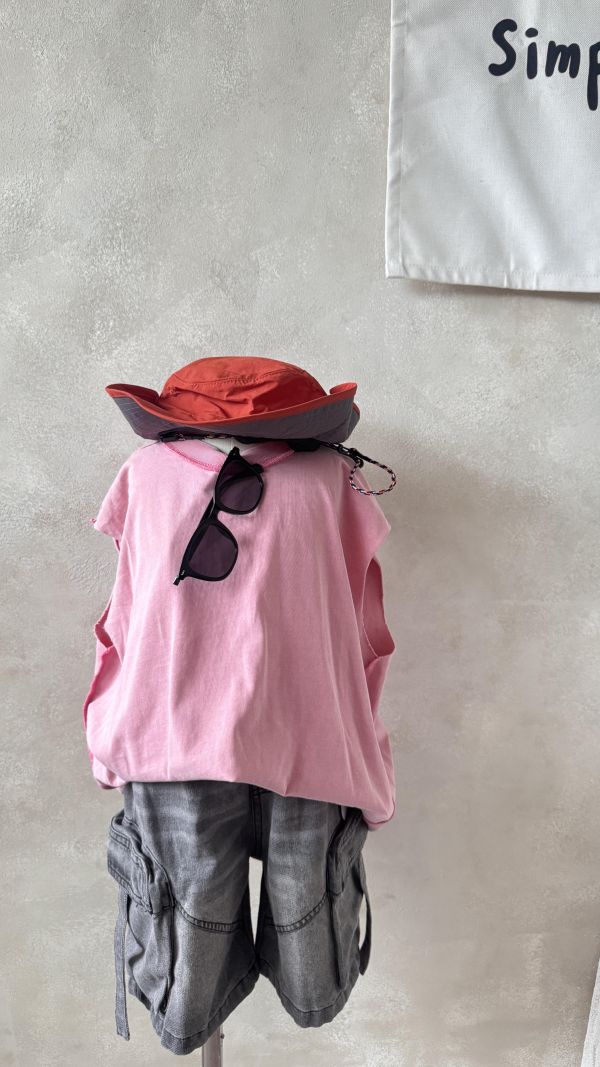 帥氣粉水洗作舊外縫線不收邊背心 