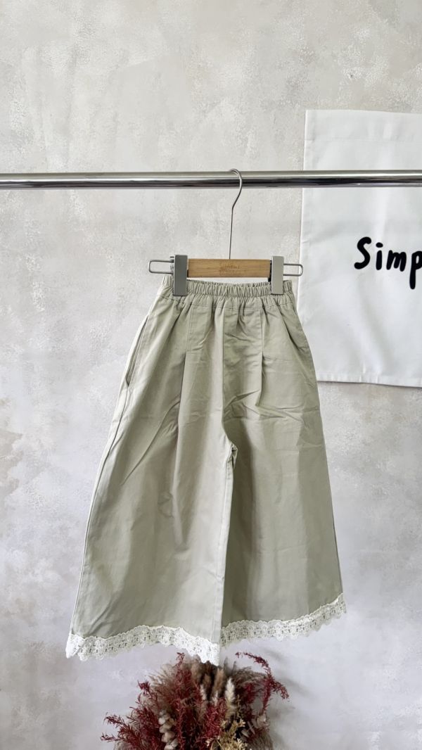 很美的豆綠蕾絲褲腳薄款寬長褲(版型偏大) 