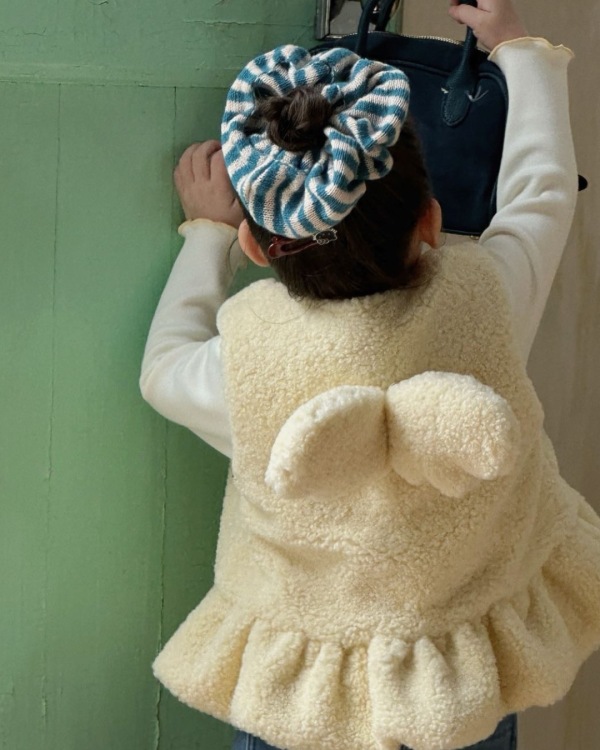 浮誇翅膀！蕾絲拼接毛毛夾棉背心 