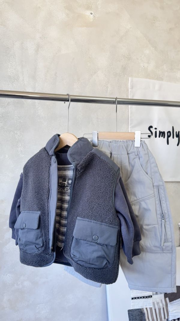 設計感異材質拼接鋪棉背心 