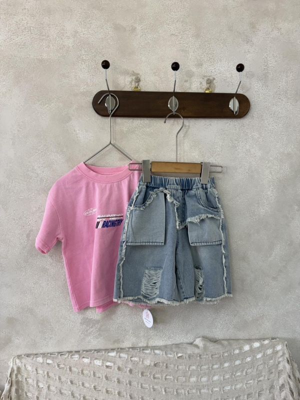 抽鬚刷破口袋反著穿牛仔褲 