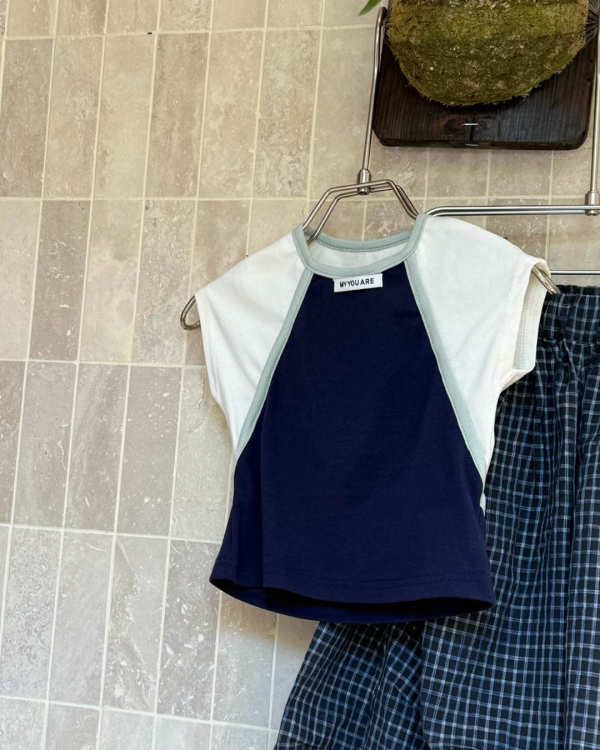 街舞女孩！撞色拼接滾邊設計露腰背心 