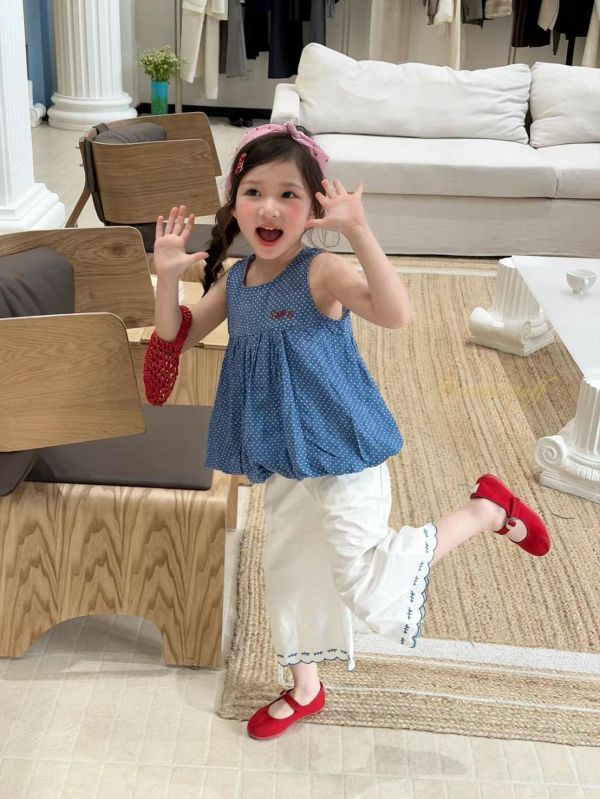 藍色點點刺繡娃娃衫 