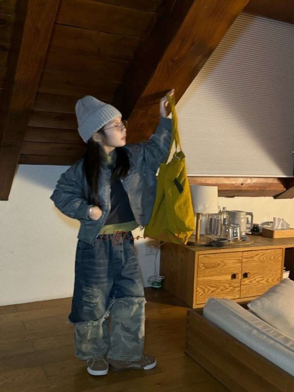 撞色拼接磨毛上衣 