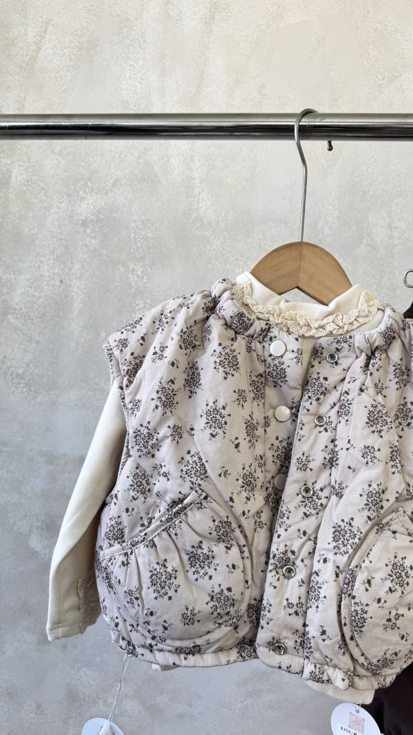 雙面穿！森系碎花落肩款定點線鋪棉日系背心 