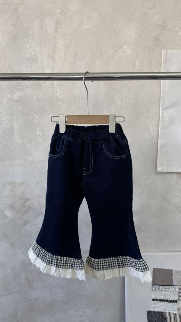格紋拼接褲腳加絨喇叭牛仔長褲 