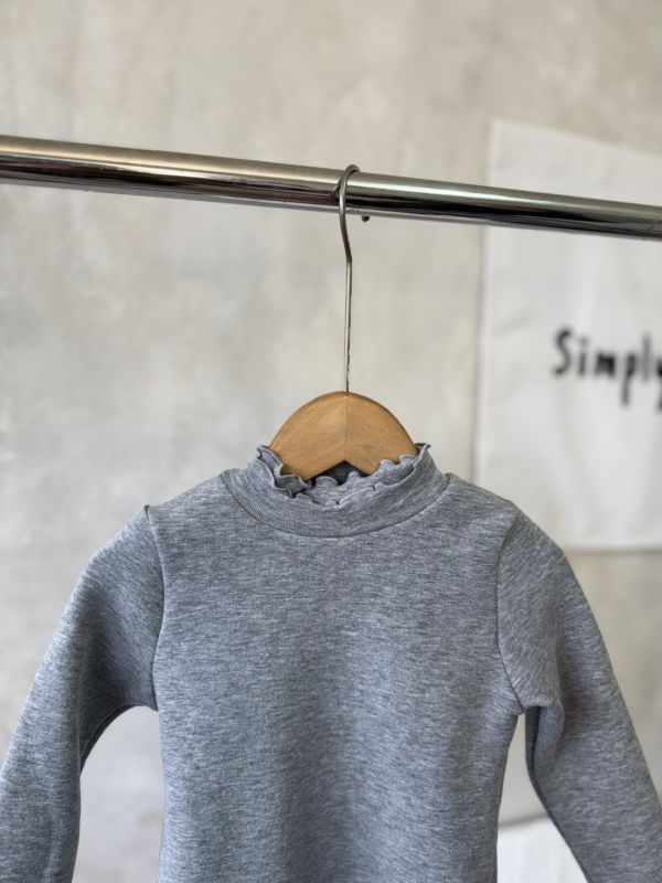 雙層木耳花邊加厚內搭上衣 