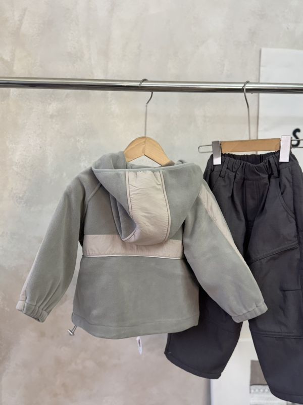 異材質拼接絨毛連帽外套 