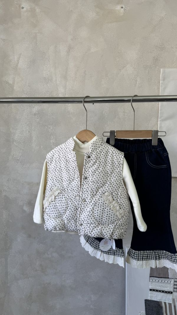 碎花蕾絲邊保暖背心 