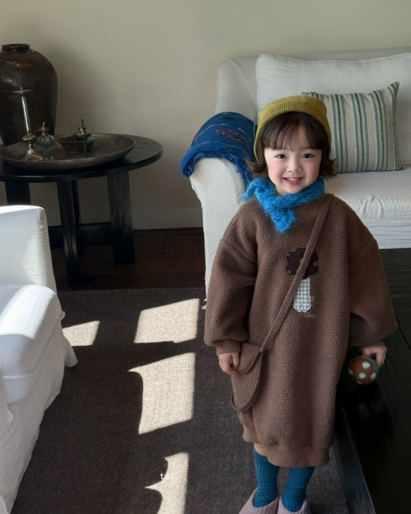 大地色花朵毛毛連身裙 