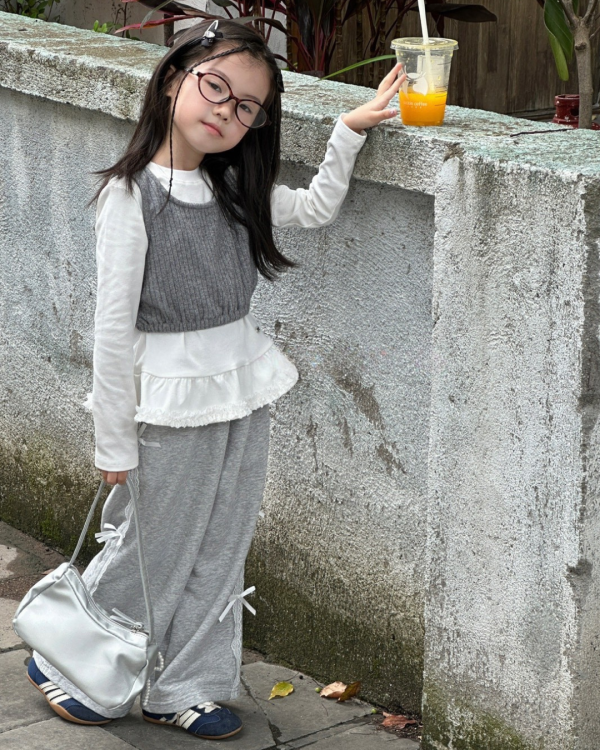 手感超好！蕾絲花邊花灰棉長褲 