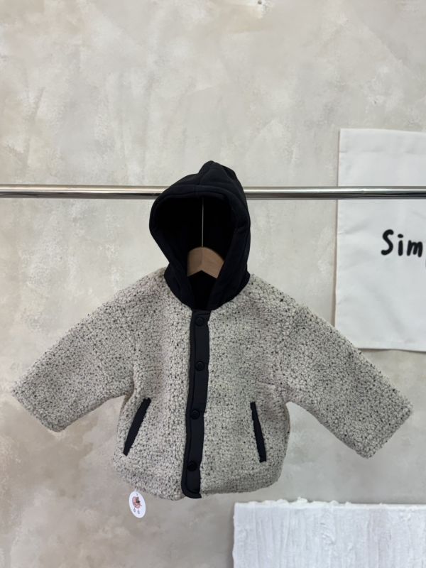 異材質拼接日系毛毛連帽外套 