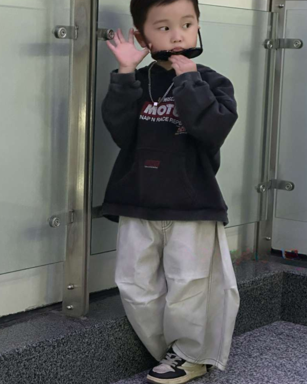 Top1. 重磅美式街頭水洗連帽T 