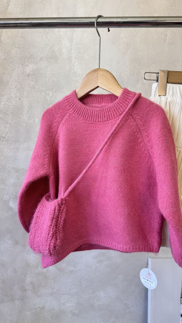 亮眼系！斜裁設計桃粉針織上衣(含同款小包) 