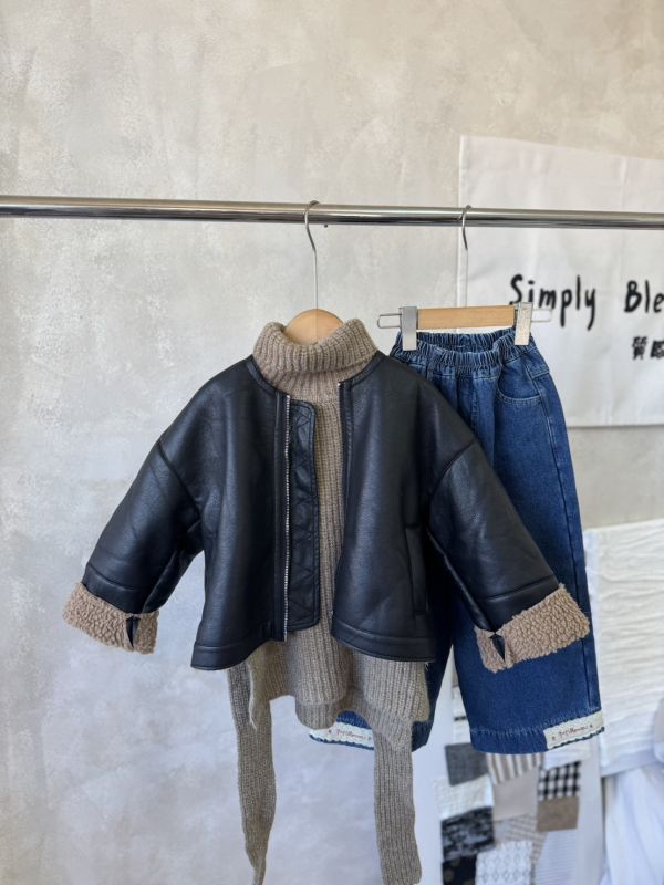 凹造型皮拉鍊內刷毛圓領外套(含同款皮圍巾) 