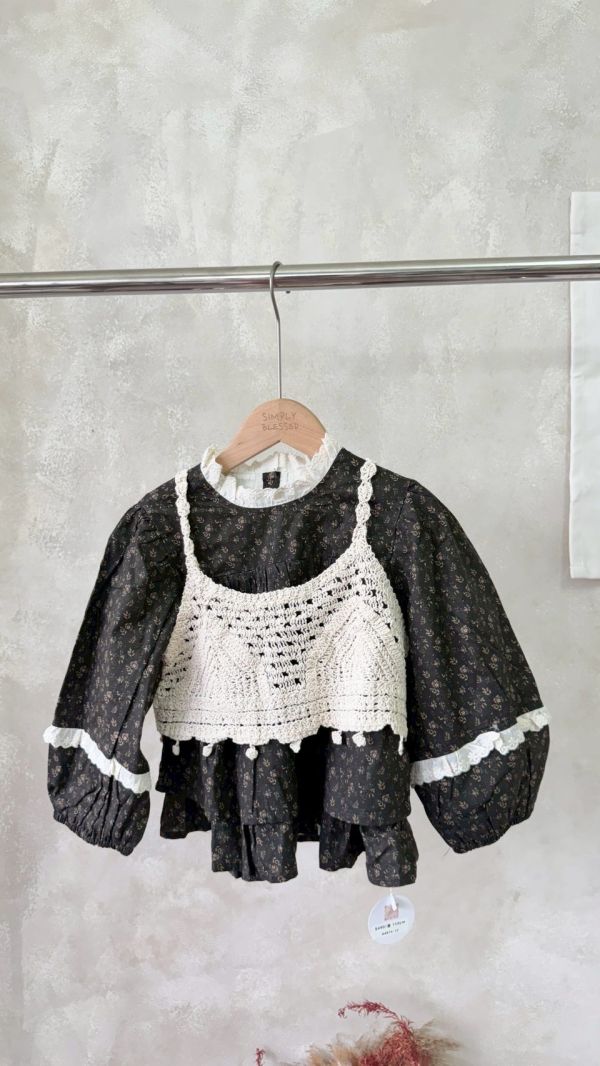 兩件套！森系碎花蛋糕層次上衣針織鉤花疊搭背心套裝 