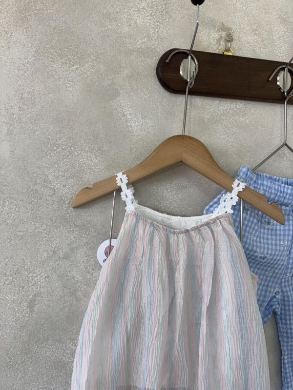 花朵漸層彩虹細肩帶上衣 