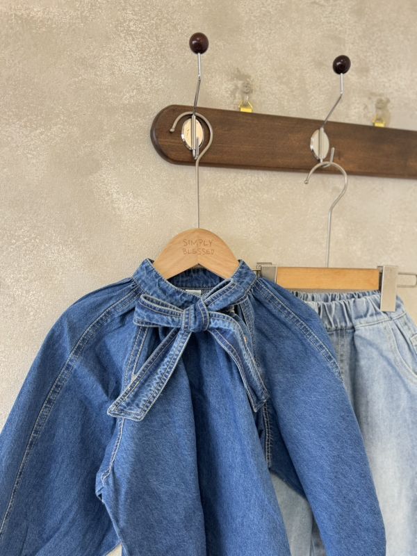 小眾設計！泡泡袖綁帶軟牛仔上衣 