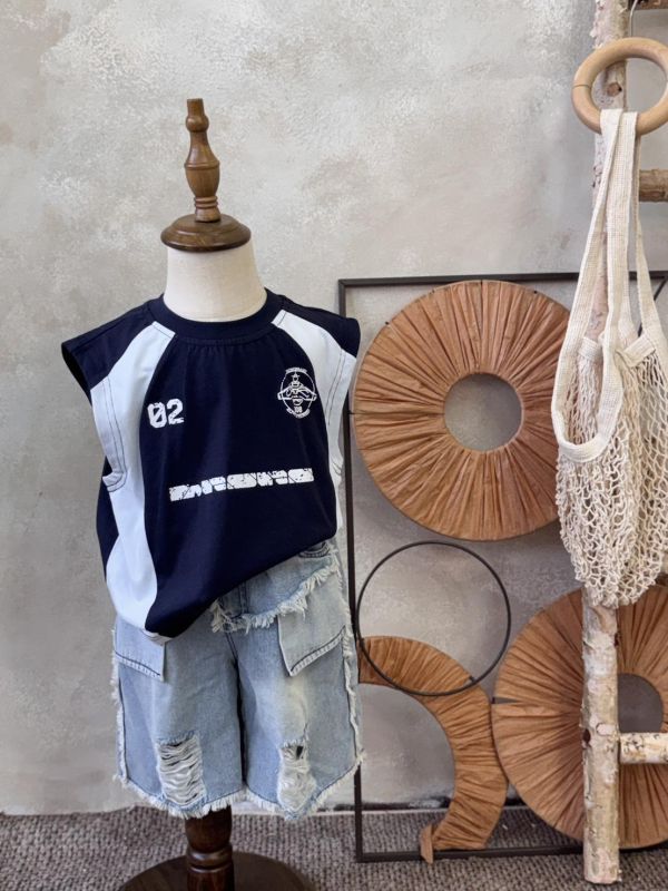 抽鬚刷破口袋反著穿牛仔褲 