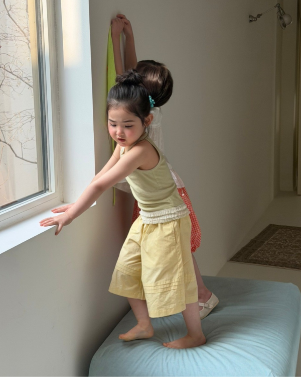 檸檬黃條紋八分寬褲 