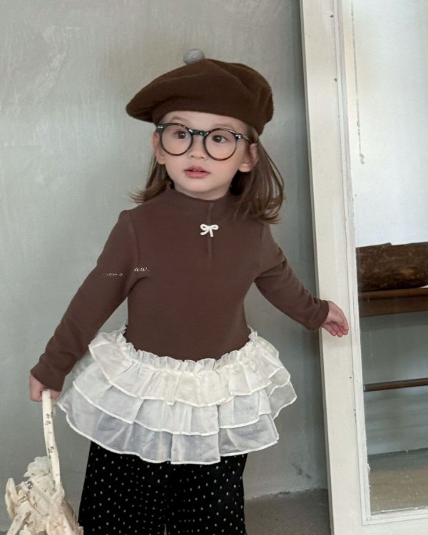 浮誇層次荷葉邊拼接純色磨毛上衣 