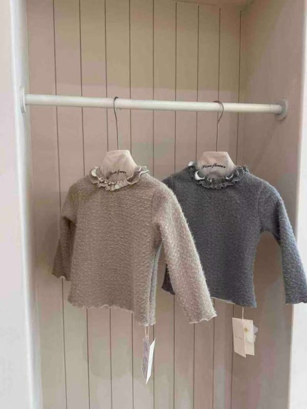 溫柔系～羽毛花邊薄加絨上衣(貼身版型可帶大) 