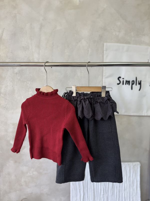 紅！經典坑條木耳邊針織上衣 