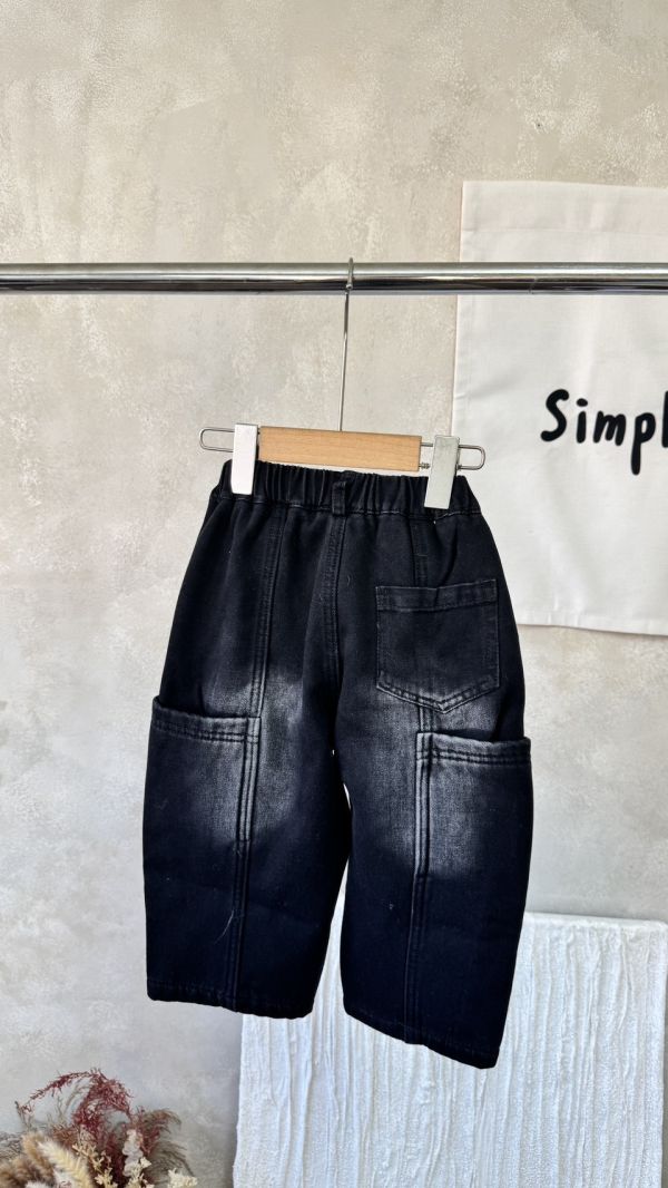 後口袋拼接設刷白牛仔褲 