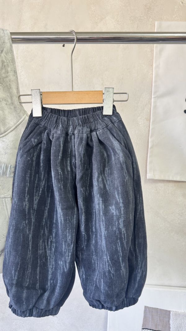 線條刷色加絨縮口牛仔休閒褲 